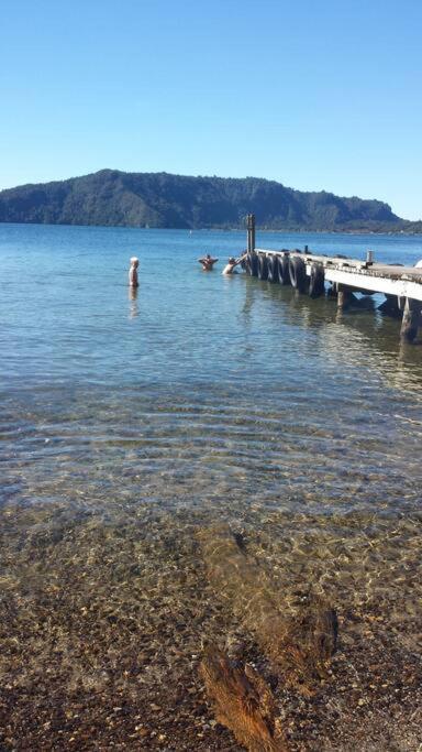 Lake Rotoiti Lakehouse Retreat โรโตรัว ภายนอก รูปภาพ