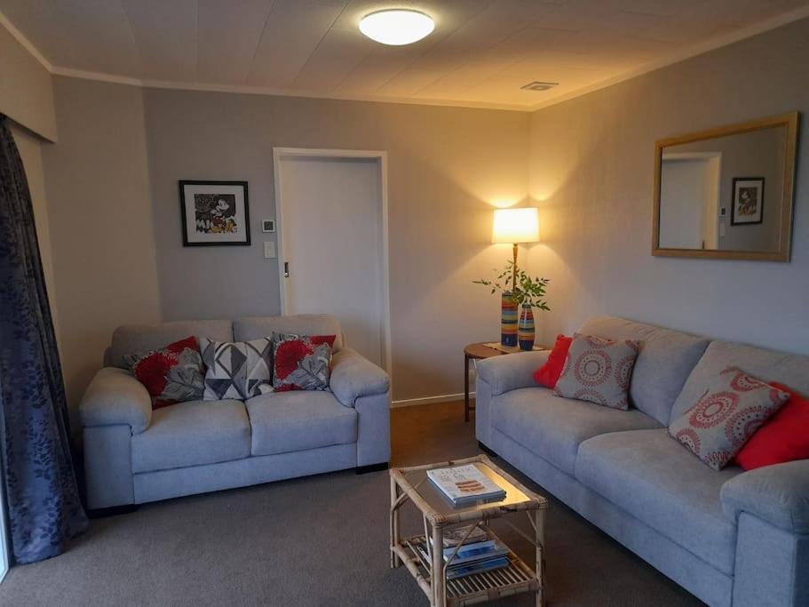 Lake Rotoiti Lakehouse Retreat โรโตรัว ภายนอก รูปภาพ